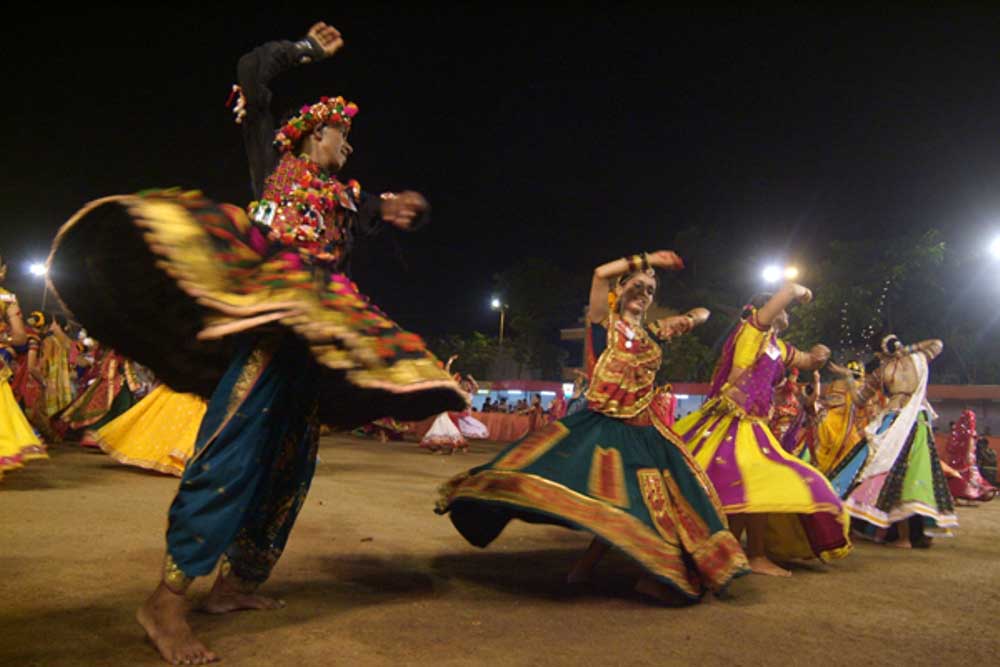 उत्साह के साथ मनाया जाएगा नवरात्रि का त्योहार, यहां छात्राओं को स्वयं की रक्षा करने के लिए दिया जा रहा मंत्र, जानें …
