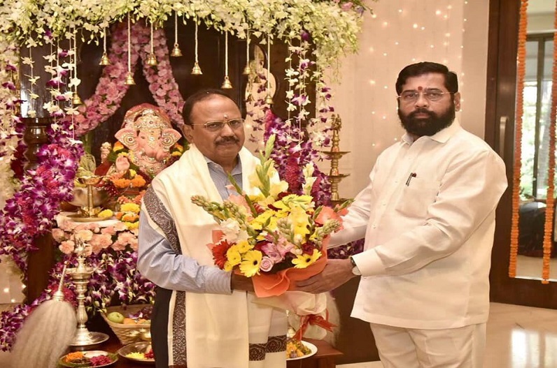 सीएम एकनाथ शिंदे के घर पहुंचे NSA अजीत डोभाल, भगवान गणेश के किए दर्शन