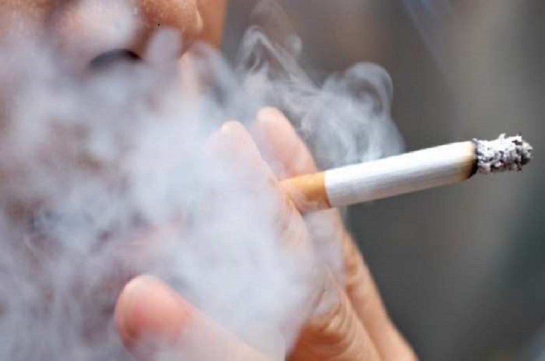 तंबाकू उत्पादकों को लगा बड़ा झटका! GST और उत्पाद शुल्क लगा सकती है केंद्र सरकार