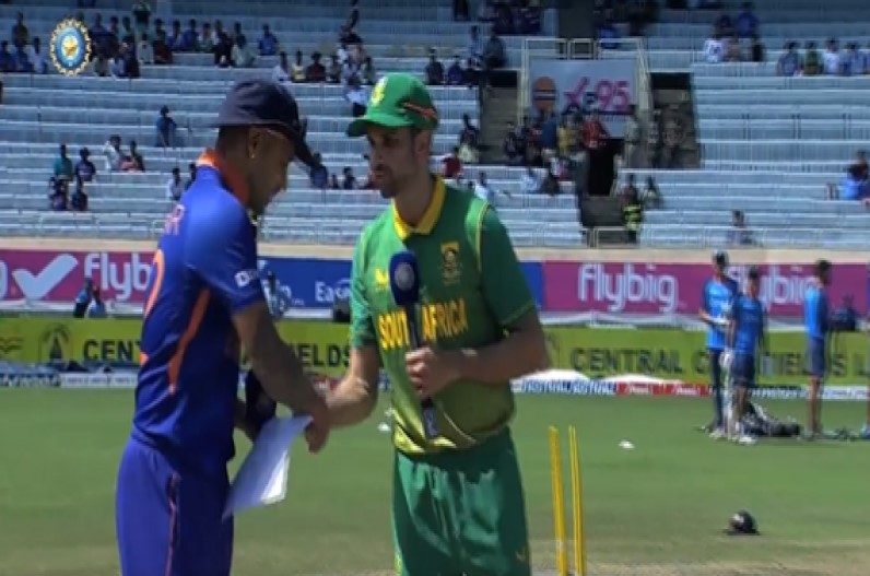 IND vs SA Live Score : दूसरे वनडे में भारत की बड़ी जीत, दक्षिण अफ्रीका को 7 विकेट से हराया