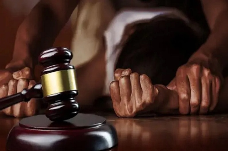 False Rape Case: पति की इस हरकत पर पत्नी ने लगाया रेप का झूठा आरोप! कोर्ट ने सुनाई अनोखी सजा…