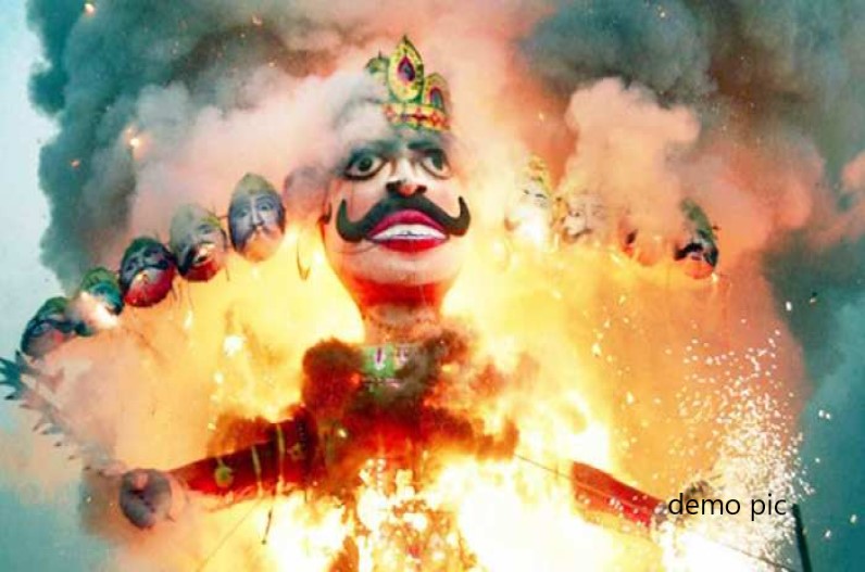 लंकापति रावण का हुआ दहन, धूं-धूकर जले मेघनाथ के पुतले, आतिशबाजी से रोशन हुआ मैदान