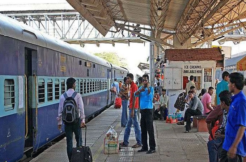 रेल मंत्रालय से बिहार सरकार ने की और विशेष ट्रेन चलाने की मांग, पहले से चल रही हैं 124 पूजा स्पेशल ट्रेनें