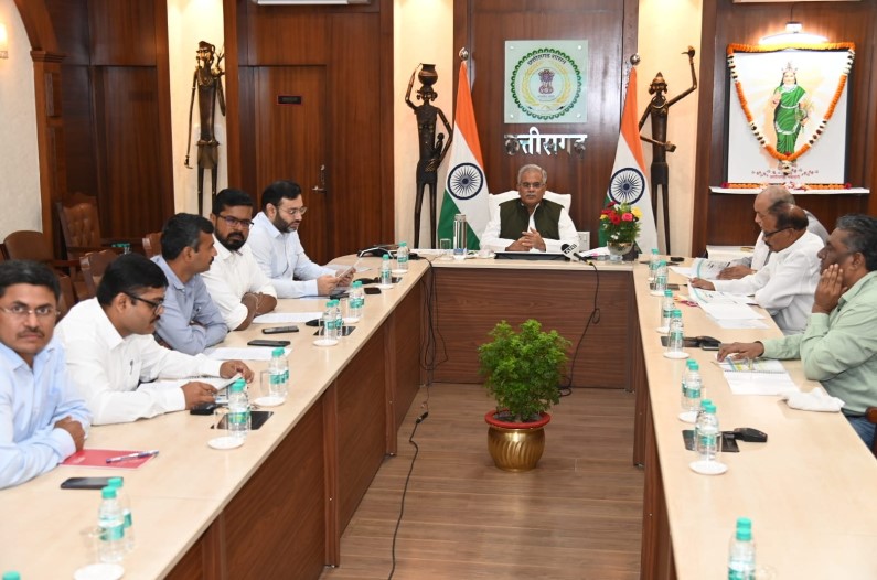 मुख्यमंत्री भूपेश बघेल ने बुलाई कैबिनेट की बैठक, आदिवासी आरक्षण की कटौती समेत कई अहम प्रस्तावों पर होगी चर्चा