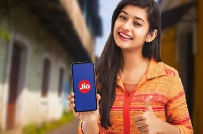 ये है JIO का पैसा वसूल प्लान! महज 30 रुपए ज्यादा देने पर मिलेंगे 180GB डेटा और फ्री कॉल्स, इन सुविधाओं का भी मिलेगा लाभ