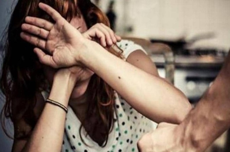 देश की हर 3 में से 1 महिला अपने पति के शारीरिक या यौन शोषण की शिकार, इस रिपोर्ट में हुआ बड़ा खुलासा