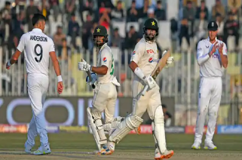 PAK vs ENG 1st Test Day 4 Stumps: इग्लैंड ने पाकिस्तान को पहले टेस्ट में दिया 343 रन का टारगेट