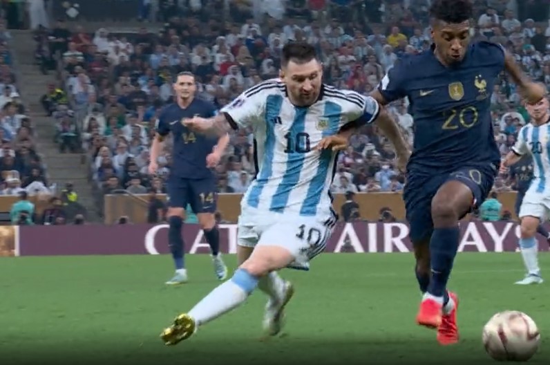 FIFA World Cup के फाइनल Messi की भी सांसें थमा दिया था ये खिलाड़ी, दनादन दागे हैट्रिक गोल, लोग बोले- ये है अगला हिरो, देखिए वीडियो