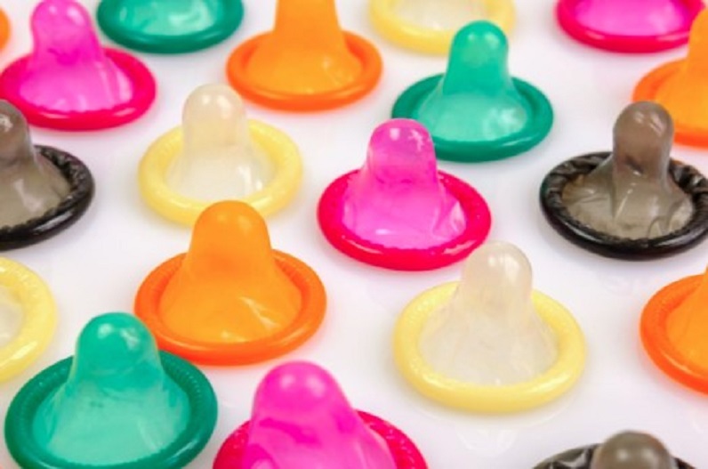 Valentine Day से पहले यहां की सरकार 10 करोड़ लोगों को फ्री में बांटेगी Condom, हर व्यक्ति को सप्ताह में 10 कंडोम मिलेंगे फ्री