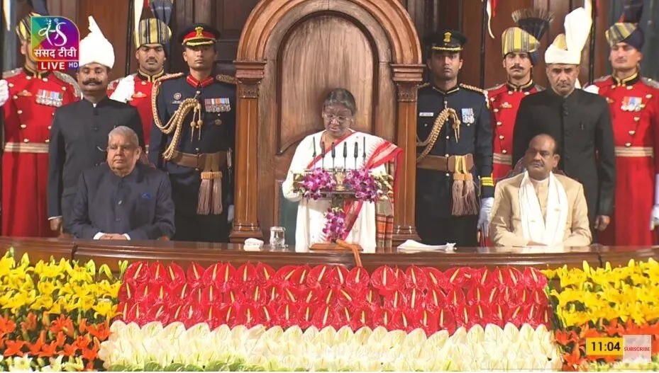 Union Budget 2023: संसद में राष्ट्रपति मुर्मू का अभिभाषण जारी, PM मोदी समेत पूरा मंत्रिमंडल मौजूद, सुनें live