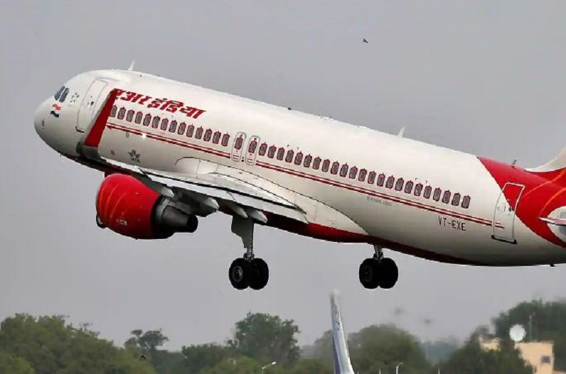 Air india के खिलाफ DGCA ने लिया बड़ा एक्शन, लगाया 30 लाख का जुर्माना, पायलट का लाइसेंस तीन महीने के लिए रद्द