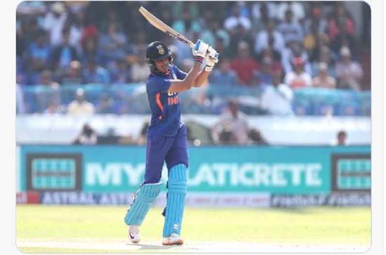 IND vs NZ 1st ODI: शुभमन गिल ने दोहरा शतक लगाकर रचा इतिहास, 145 गेदों में लगातार तीन छक्के लगाकर पूरे किए 200 रन