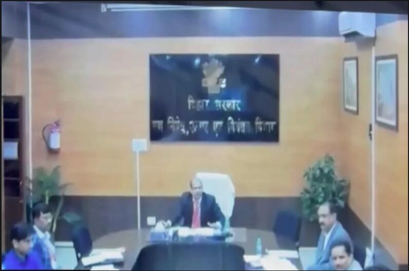 गालीबाज IAS का एक और वीडियो हुआ वायरल, मीटिंग के दौरान अधिकारियों को कहा मां-बहन करने के बाद…