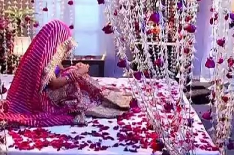 796px x 527px - Bride run away with Boyfriend on Suhagrat, Groom Shocked early morning