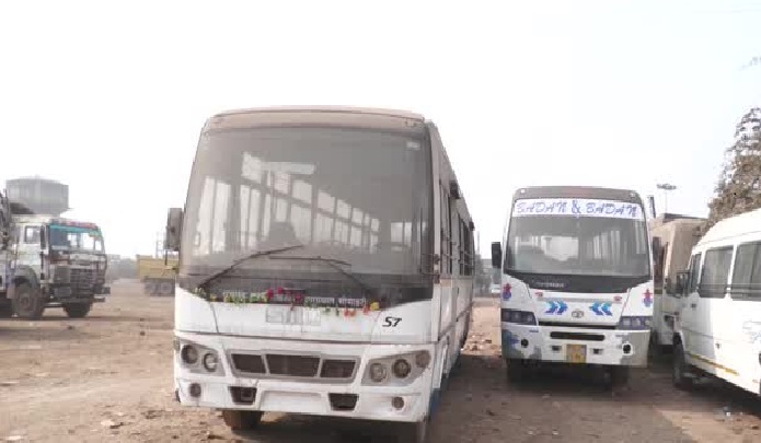 Guna Bus Accident Update : गुना बस हादसे के बाद प्रशासन सख्त..! 4 यात्री बसों को किया जब्त, सभी दस्तावेजों की हो रही जांच..