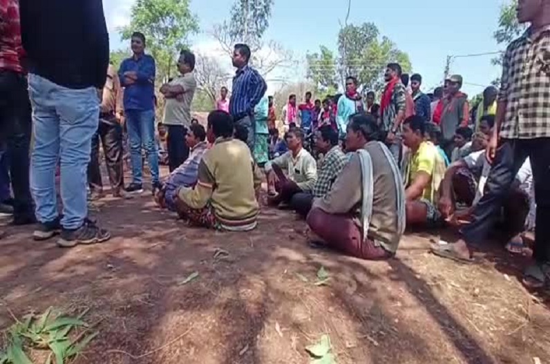 Jagdalpur news: अंतिम संस्कार को लेकर विवाद.. मौत के बाद महिला की लाश को नसीब नहीं हुई दो गज जमीन, जानिए वजह