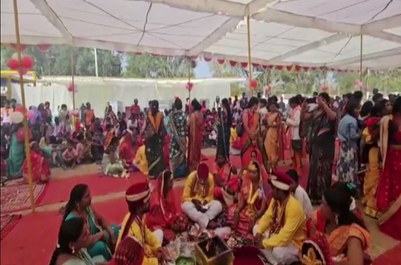 Surajpur News: मील का पत्थर साबित हो रही मुख्यमंत्री कन्या विवाह योजना, मुस्लिम और ईसाई समेत 188 जोड़ों ने की शादी
