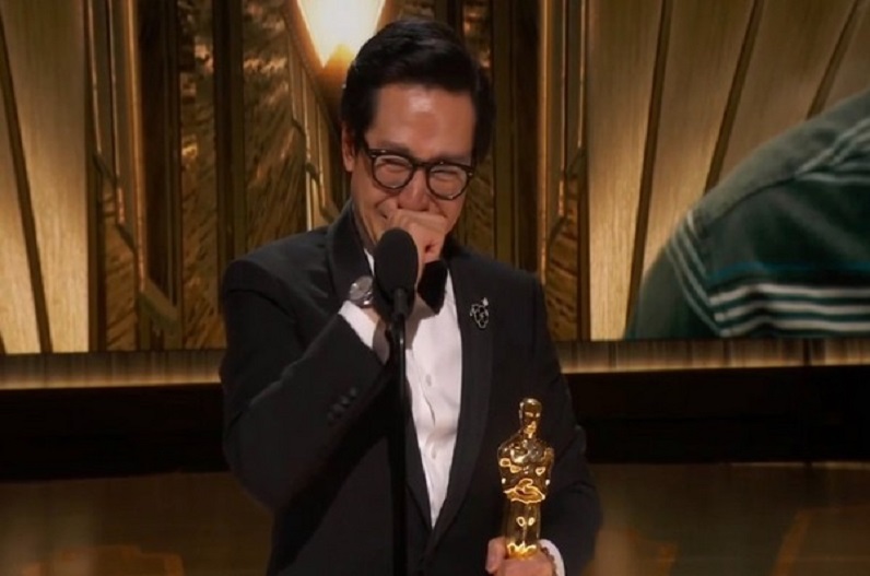 KE Huy Quan Receives Oscar Award 2023 For Best Actor