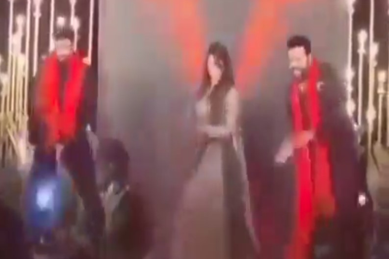 Rohit Sharma Dance Video: रोहित शर्मा ने अपने साले की शादी में उड़ाया गर्दा, पत्नी के साथ स्टेज में किया धमाकेदार डांस