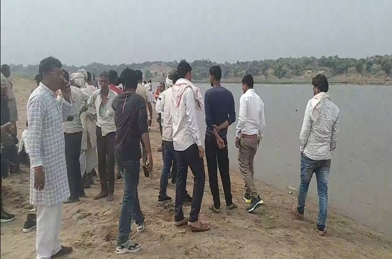 Chambal River Accident: इस हाल में मिली 4 महिला और एक पुरुष की लाश, स्थिति देखकर दंग रह गए ग्रामीण