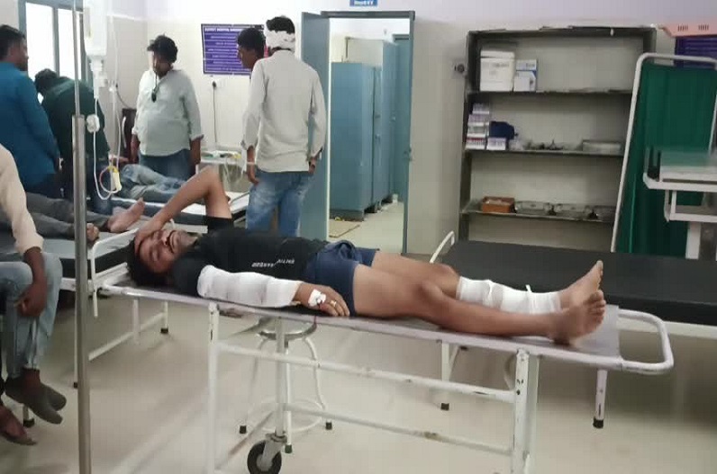 Narsinghpur news: एक ही समुदाय के दो गुटों में खूनी संघर्ष, सात लोग गंभीर रूप से घायल, जानें मामला
