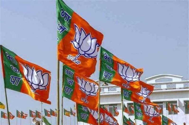 BSP नेता सहित कई नेता BJP हुए में शामिल, डिप्टी सीएम ने दिलाई सदस्यता