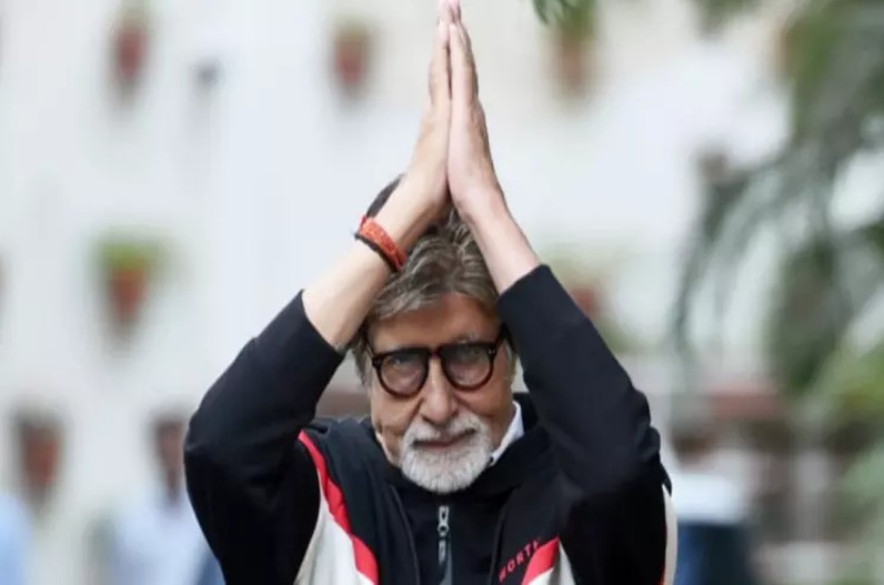 जानें ऐसा क्या हुआ जो अमिताभ बच्चन ने हाथ जोड़ने के बाद कही पैर पड़ने की बात, वायरल हो रहा ट्वीट