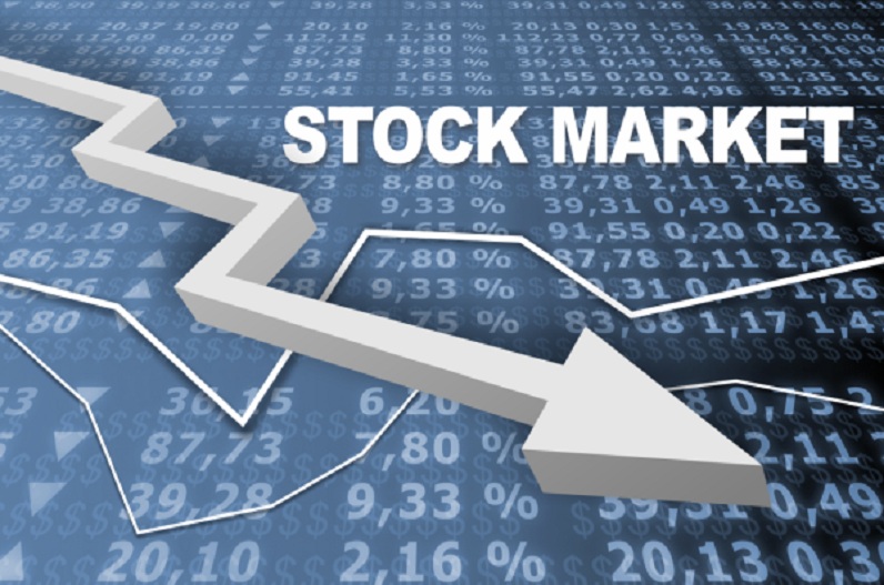 Stock Market Crash: औंधे मुंह गिरा शेयर बाजार, सेंसेक्स 800 अंकों तक टूटा-निफ्टी 200 अंक गिकर 19,900 के करीब पहुंचा