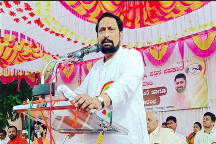 Karnataka Assembly Election 2023 : चुनाव से पहले एक बार फिर लगेगा बीजेपी का तगड़ा झटका, पूर्व डिप्टी सीएम थामेंगे कांग्रेस का दामन