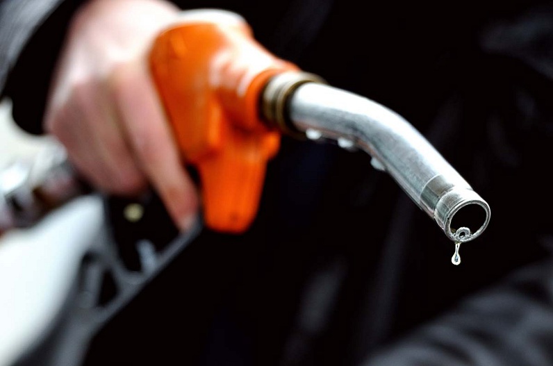 Petrol Diesel Rate: जनता के लिए राहत की खबर, प्रदेश में सस्ता हुआ पेट्रोल-डीजल! देखें ताजा भाव