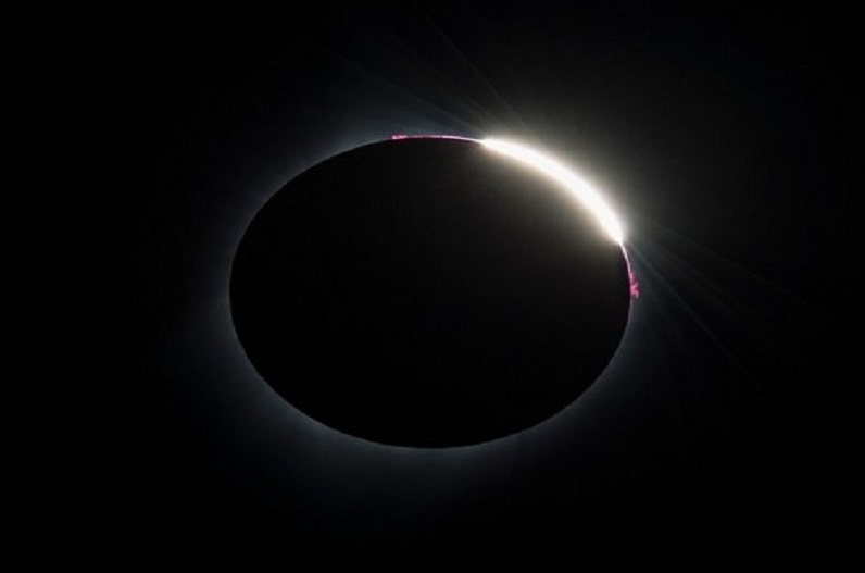 आज लगेगा 2023 का पहला सूर्य ग्रहण, जानें टाइमिंग और ग्रहण से जुड़ी सभी जरूरी बातें
