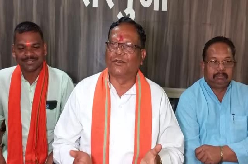 Ambikapur news: ‘साय को मुंडन कराना पड़ेगा क्योंकि उन्होंने ही बालों का दाव लगाया था..’ पूर्व गृह मंत्री ने साधा निशाना
