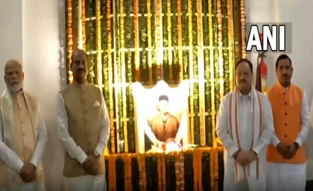 PM Modi pays tributes to VD Savarkar