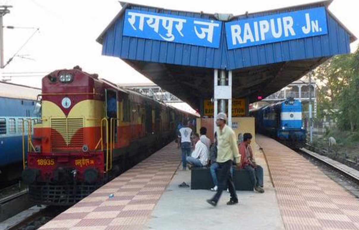 Raipur Mega Block News: रायपुर स्टेशन पर फिर शुरू हुआ गाड़ियों का संचालान, 24 घंटे के मेगा ब्लॉक के बाद आएगी ट्रेन
