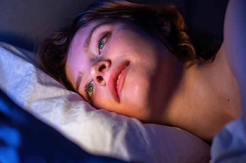 रात को देर से सोने वाले हो जाए सावधान, बढ़ सकता है कई जानलेवा बीमारियों का खतरा…