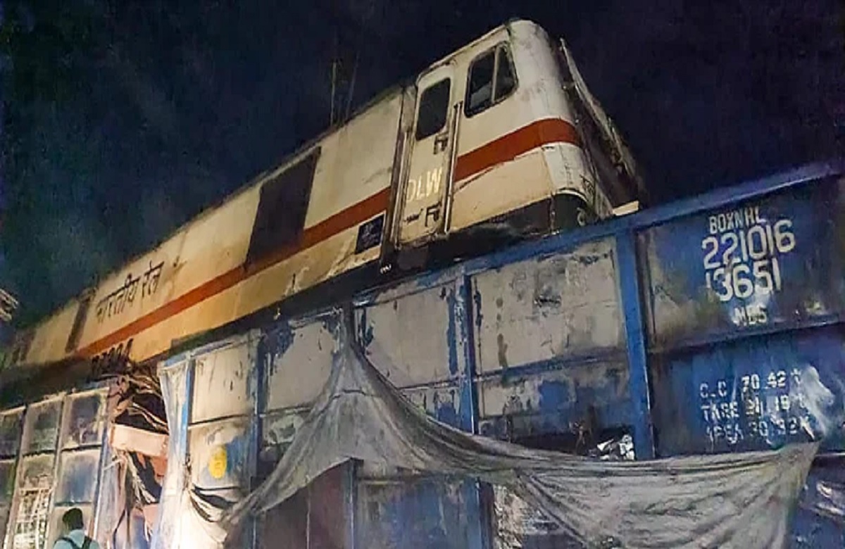 Coromandel Express Accident: ओडिशा में रेल दुर्घटना के बाद 18 ट्रेन रद्द, देखें ट्रेनों के नाम