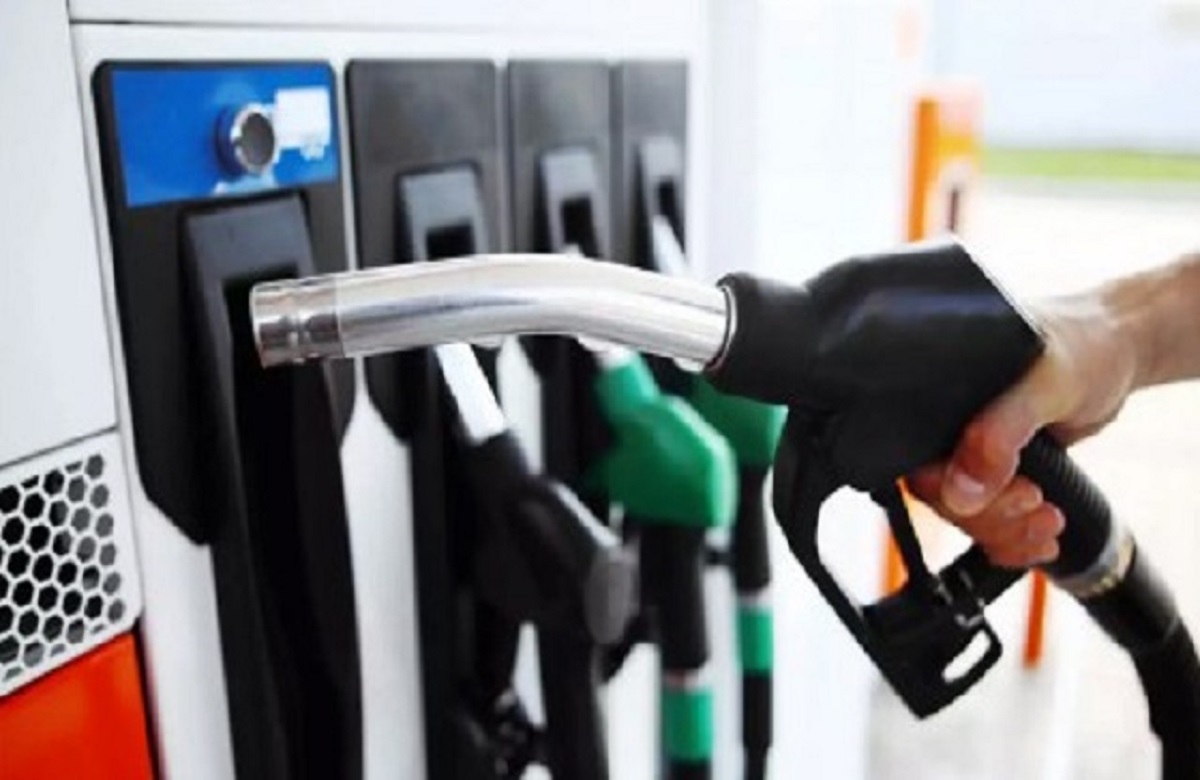 Petrol-Diesel Prices: जनता को मिली बड़ी राहत! इन राज्यों में सस्ता हुआ पेट्रोल-डीजल, यहां चेक करें नए रेट…