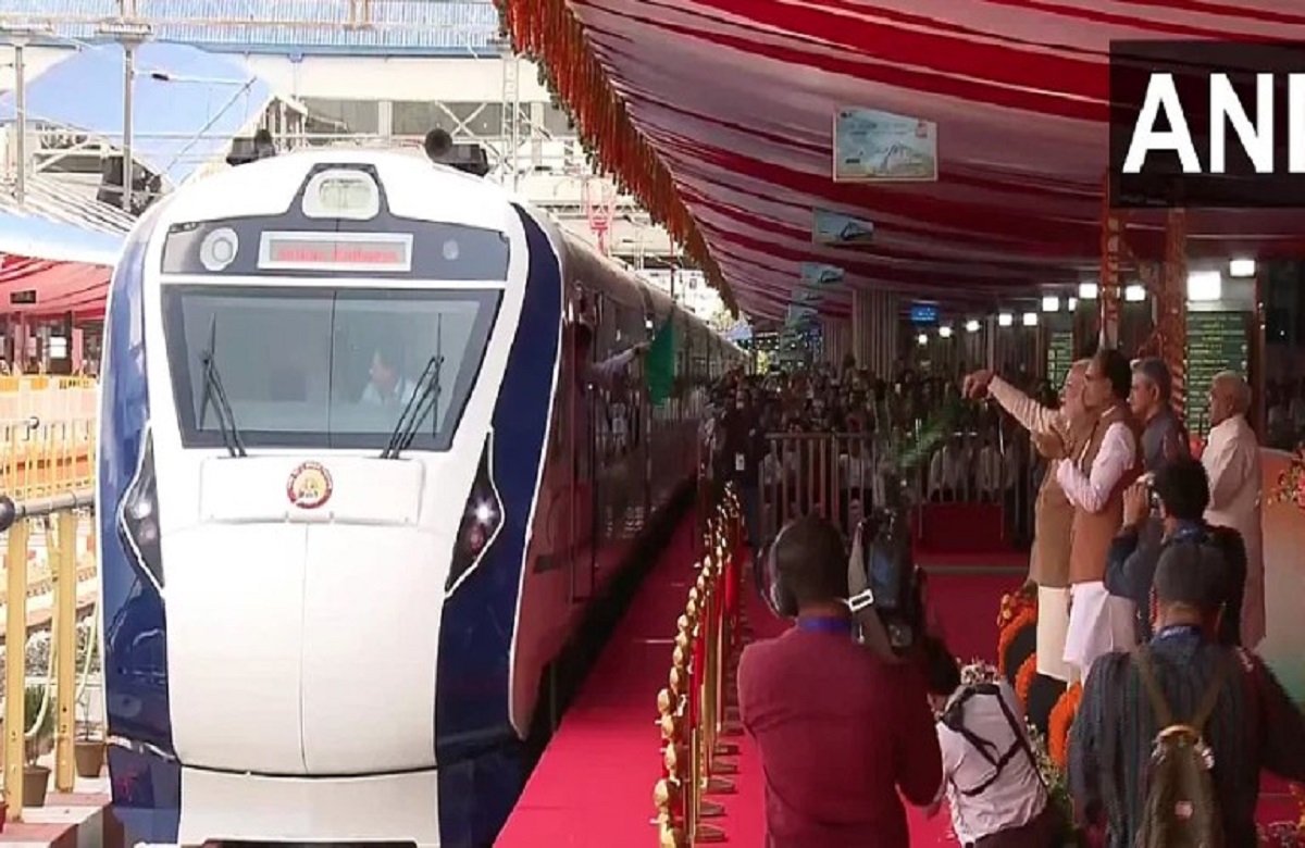 Vande Bharat Train: कई सुविधाओं से लैस है देश की 11वीं वंदे भारत ट्रेन, जानें किस रूट पर चलेगी ये ट्रेन