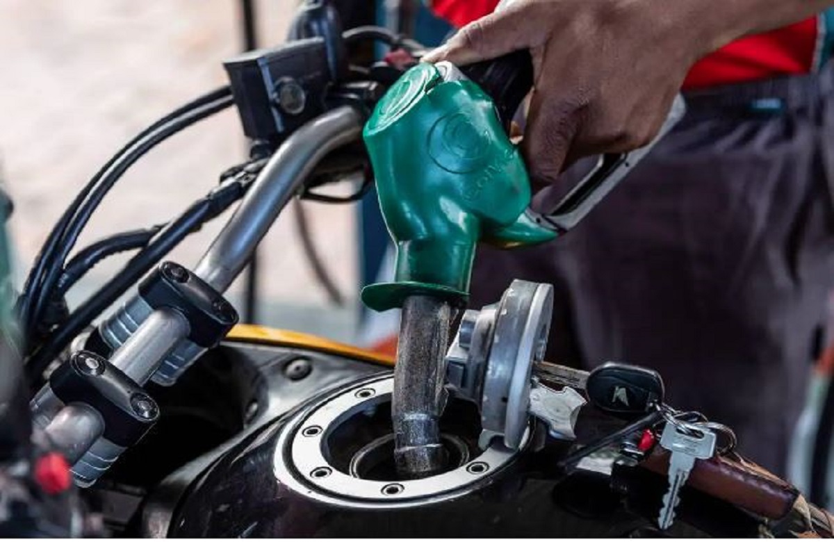 Petrol-Diesel Price: अपडेट हुए पेट्रोल-डीजल के नए रेट, इन शहरों में बढ़ गए दाम, जानें क्या है कीमत?