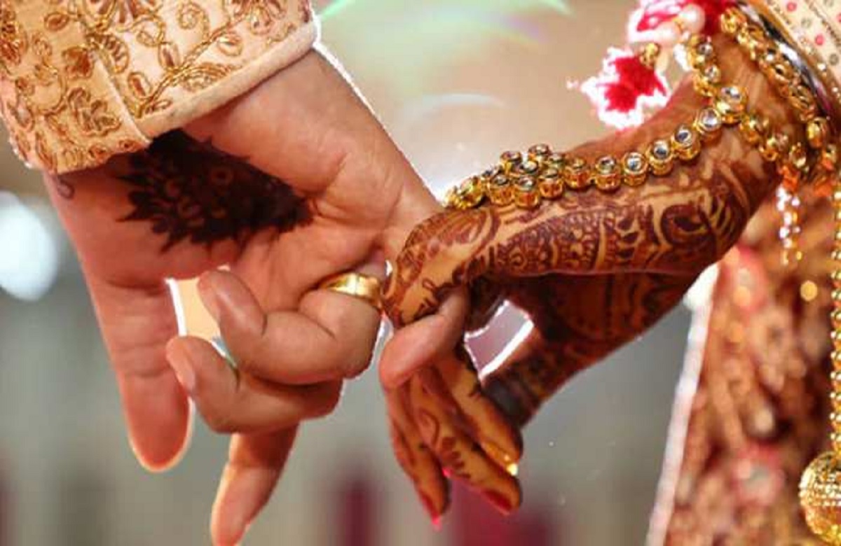 ‘मुस्लिम युवती से शादी करने वाले हिन्दू युवाओं मिलेगा 11 हजार रुपए इनाम’ हिन्दू धर्मसेना के अध्यक्ष का ऐलान