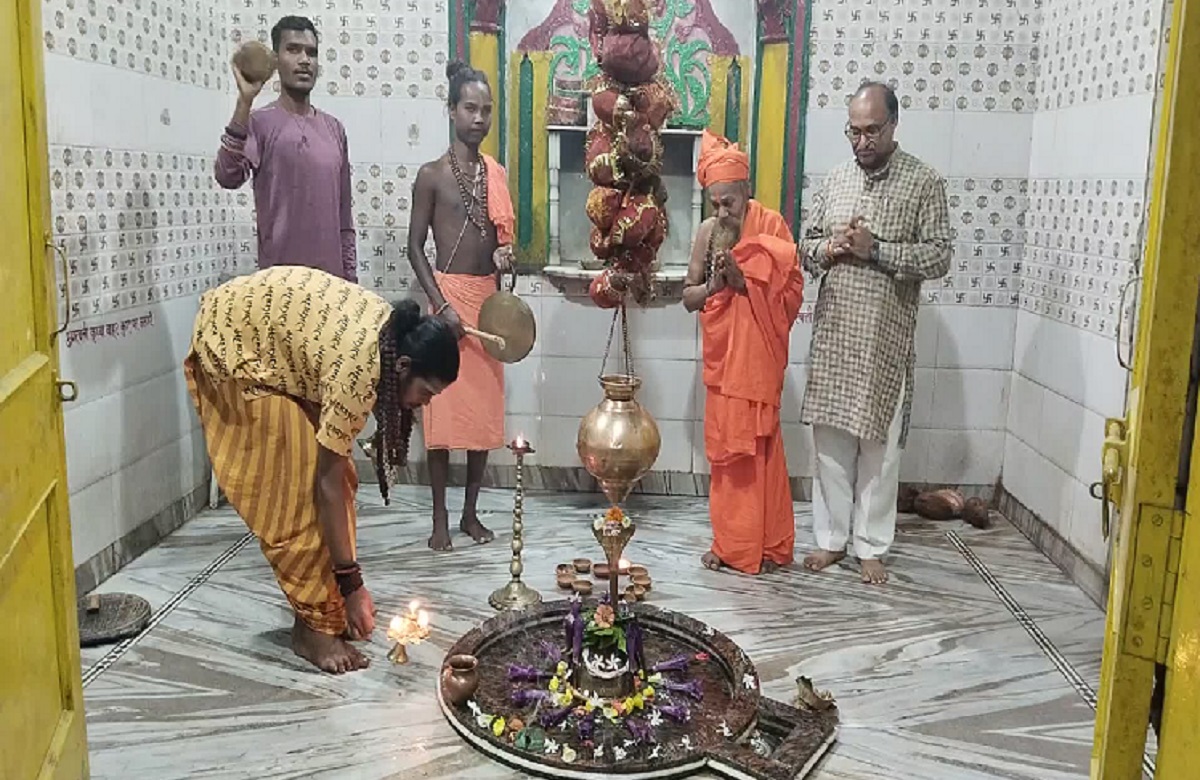 Patthalgaon News: सावन में इस शिवलिंग पर जलाभिषेक करने से मिलता है मनोवांछित फल, जानिए क्या है इस मंदिर की मान्यता