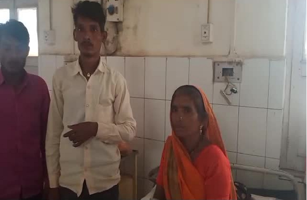 Shivpuri News: दबंगों के हौसले बुलंद.. सरेराह दलित महिला सरपंच के साथ किया ऐसा काम
