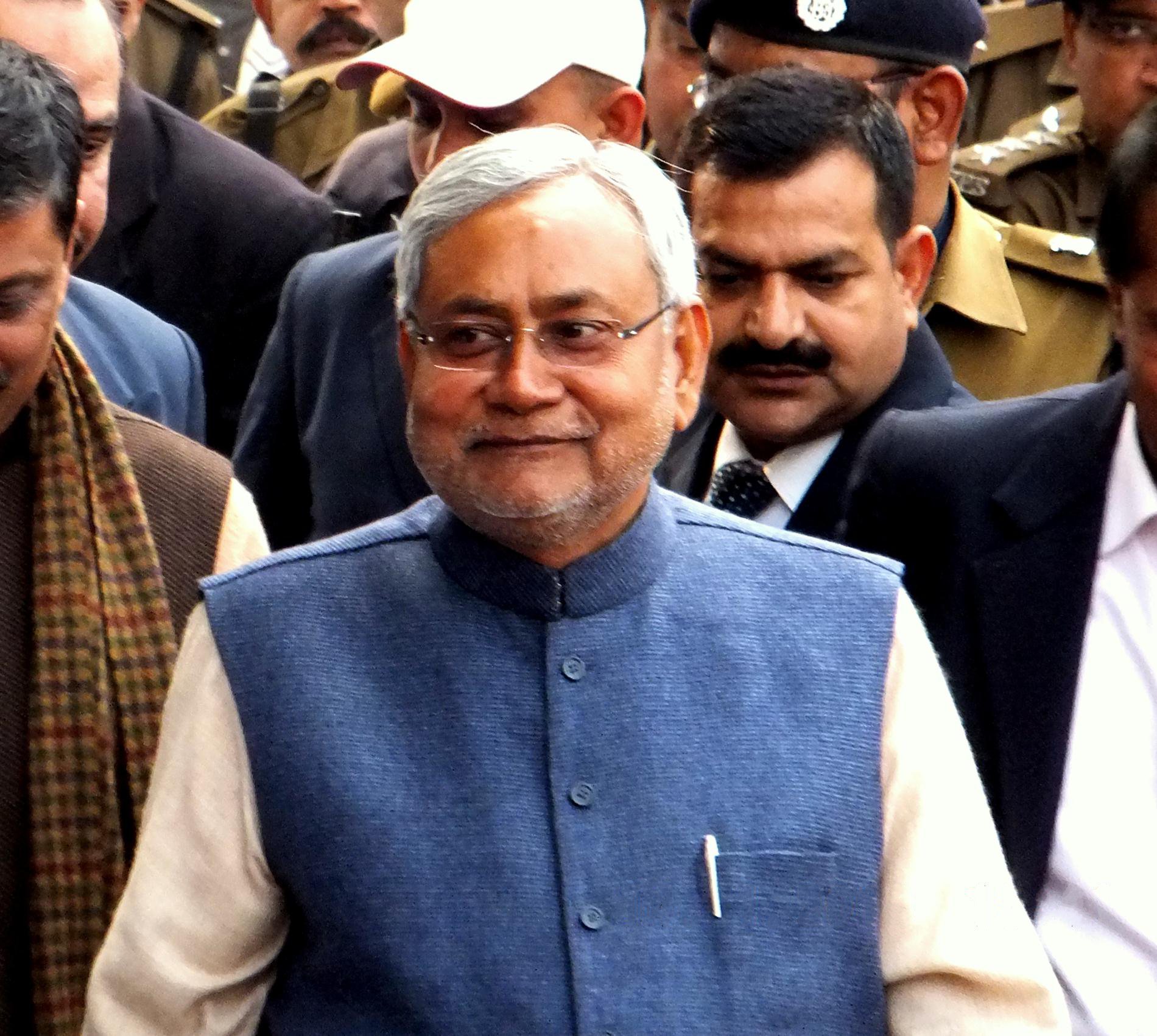 Bihar Politics: नीतीश ने महागठबंधन को दिखाया ठेंगा, भाजपा के साथ मिलकर नई सरकार का दावा किया पेश