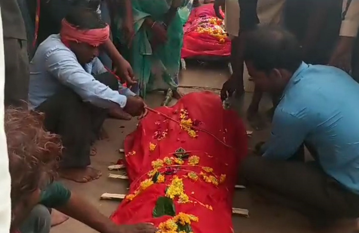 Vidisha News: एक साथ उठी दो सगी नाबालिग बहनों की अर्थियां, गांव में पसरा मातम