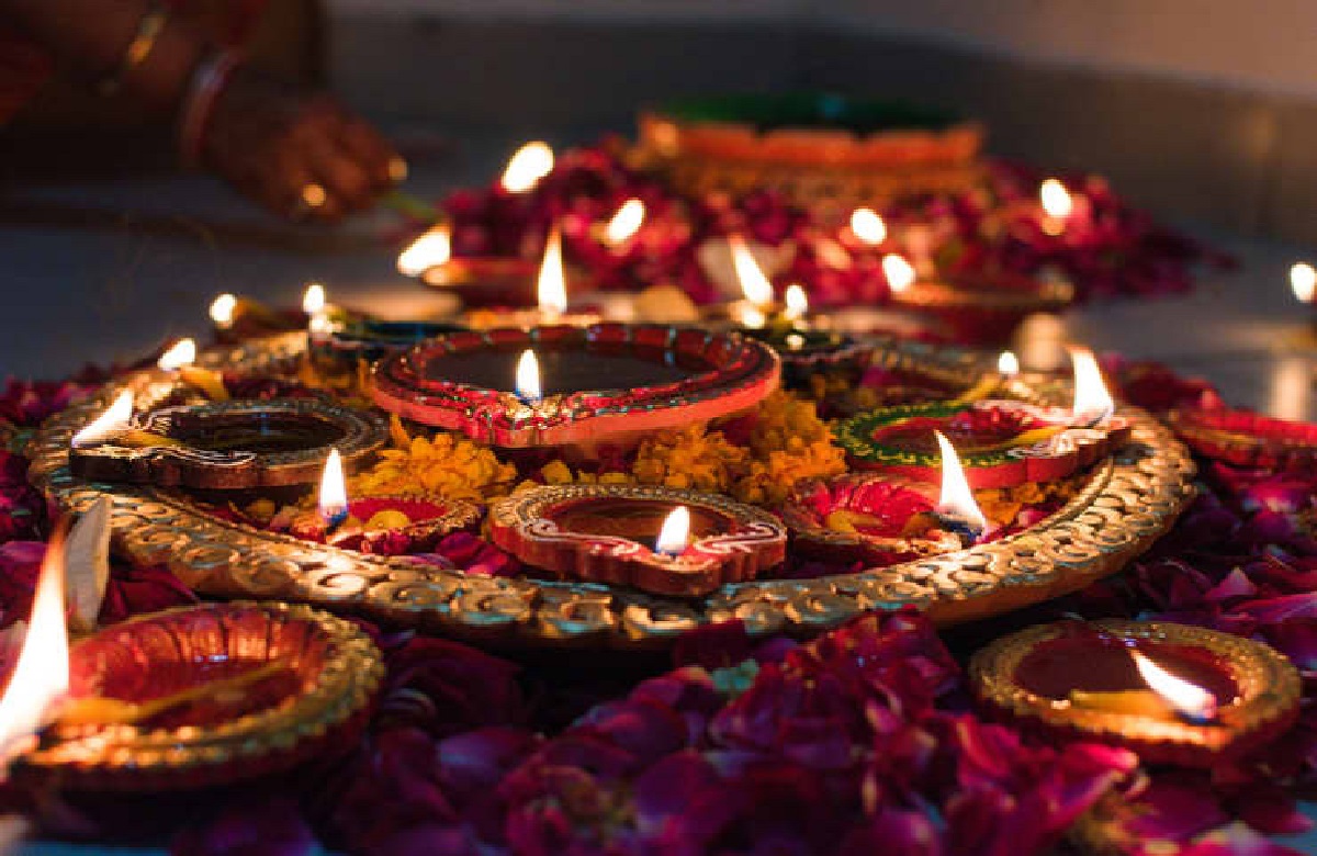 Diwali 2023:  ये है दिवाली के साथ मनाये जानें वाले त्योहार, जानिए पूरी डिटेल 