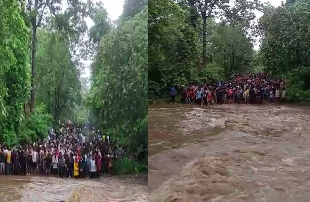 Flood in Gariaband : चिंगरा पगार झरना देखने पहुंचे सैकड़ों पर्यटक बाढ़ में फंसे, सभी को सुरक्षित भेजा गया वापस, वीडियो आया सामने…