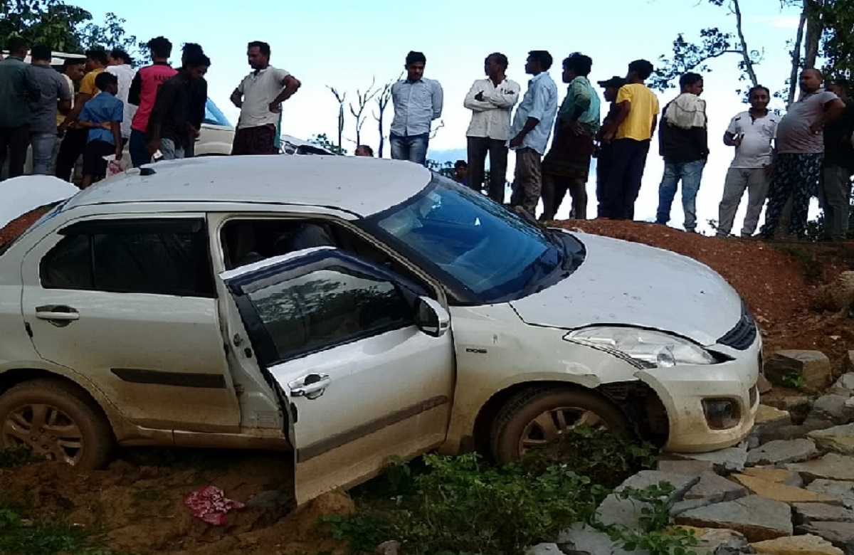 Kawardha News: मिट्टी में फिसलकर पुल से टकराई कार,  हादसे में महिला की मौत, पिता और पति गंभीर रुप से घायल