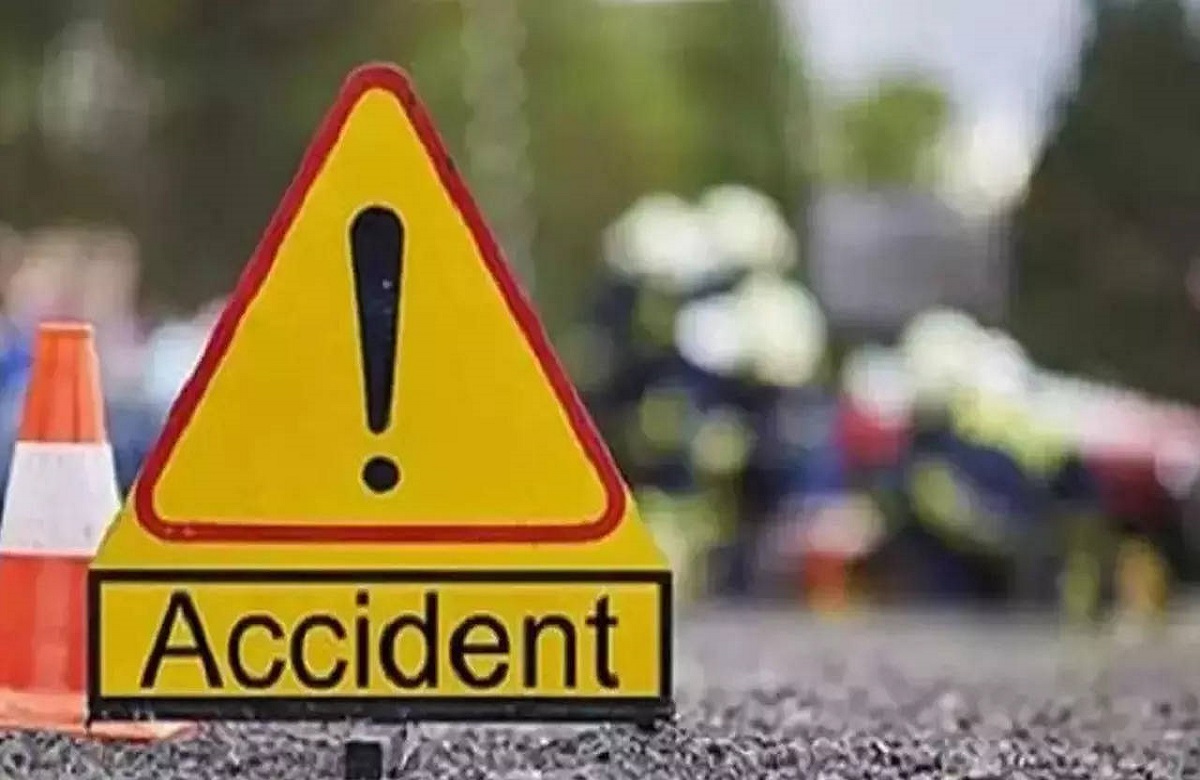Road Accident in Khargone: दर्दनाक हादसा, खड़े ट्रक से टकराई पुलिसकर्मियों की कार, 2 सब इंस्पेक्टर सहित आरक्षक की मौत, दो घायल