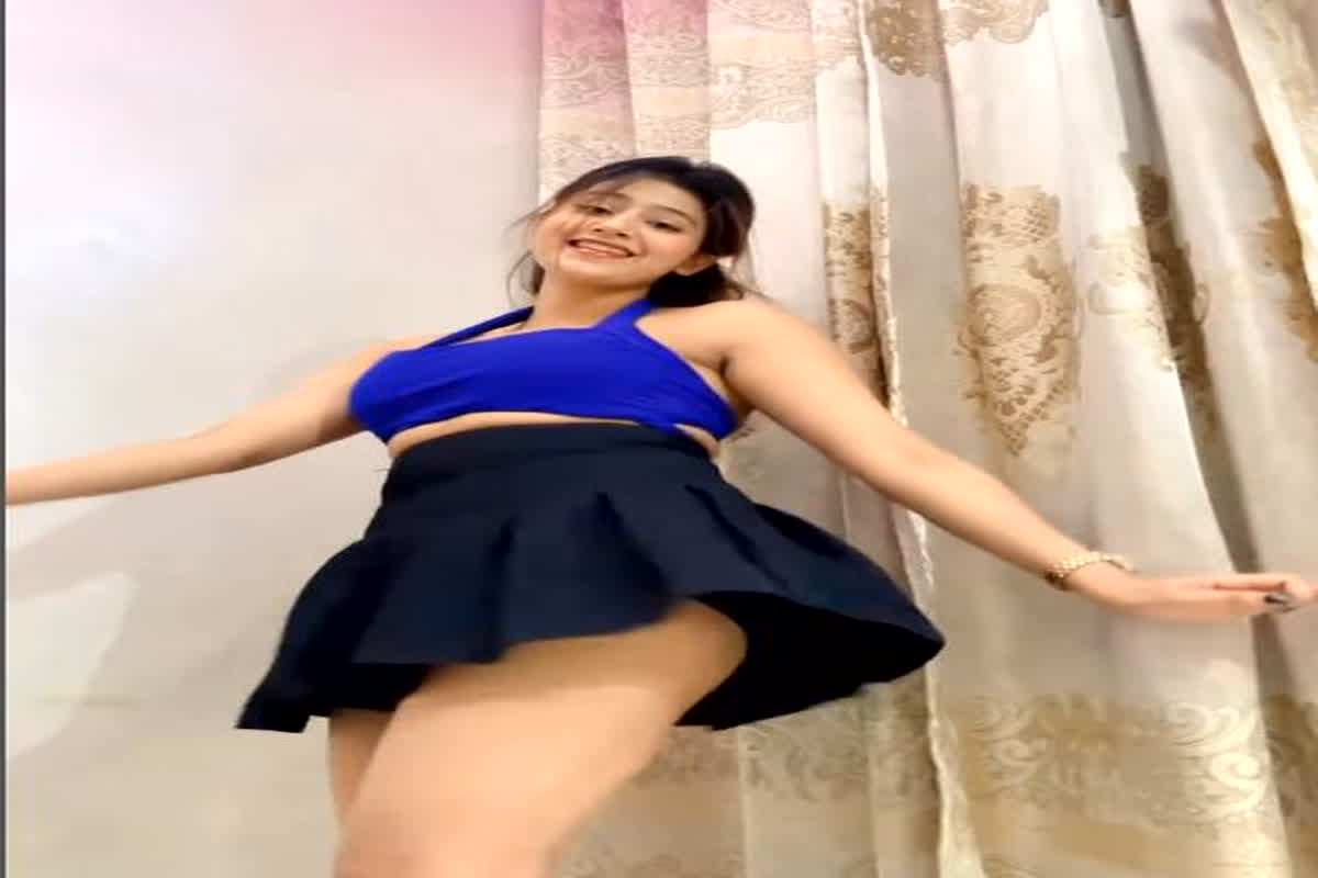 Anjali Arora New Sexy Video : Anjali Arora ने कैमरे के सामने बदले कपड़े, वायरल हुआ बेडरूम वीडियो
