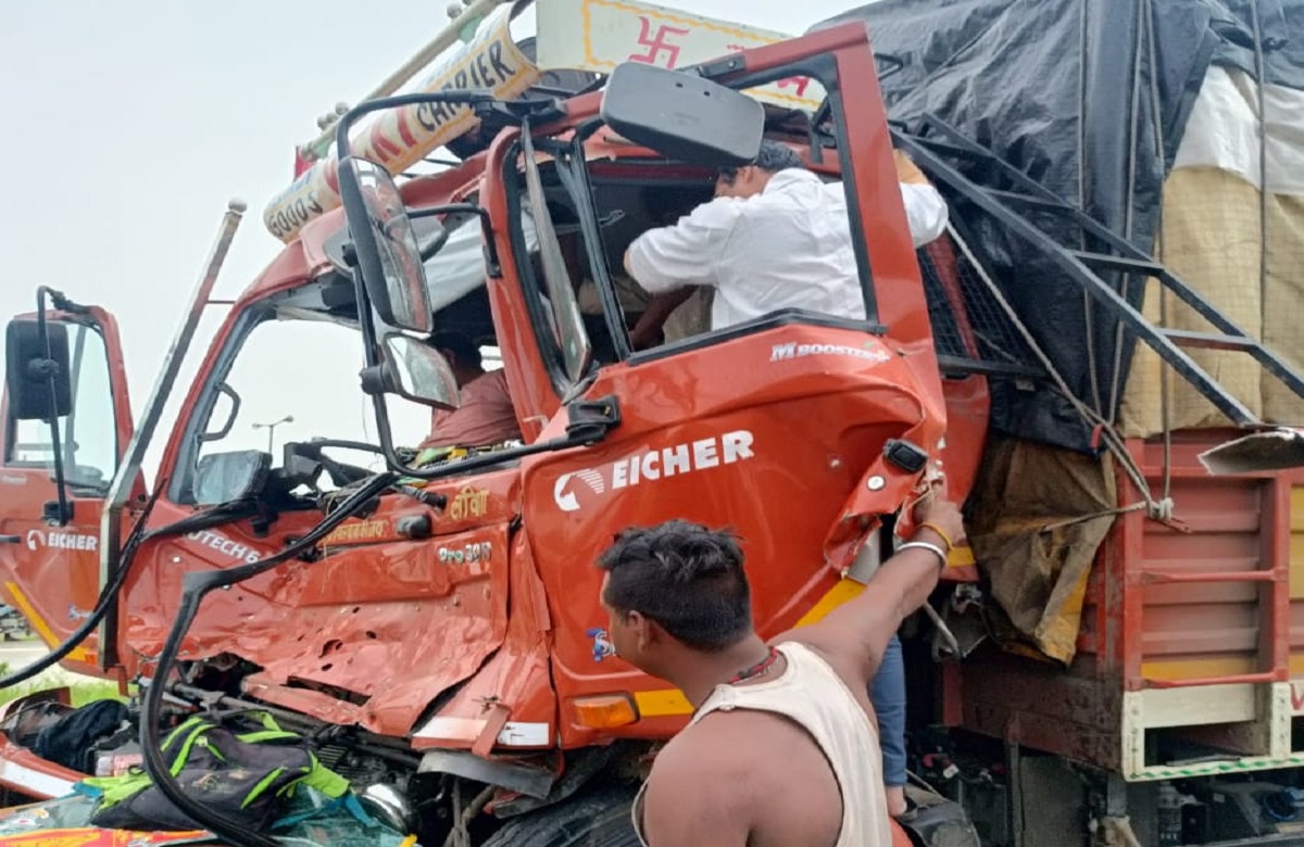 Betul News: तेज रफ्तार दो ट्रकों की हुई आपस में भिंड़त, हादसे में घायल दोनों शख्स को भर्ती कराया गया अस्पताल